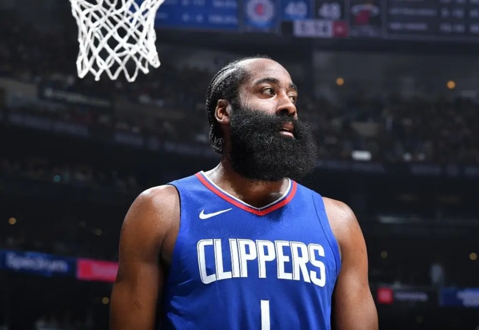 轻松进入平台-哈登官方宣布表现优异新规,快船引发争议!赛场气氛高涨-轻松进入平台